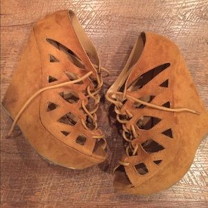 Suede, chestnut brown heels