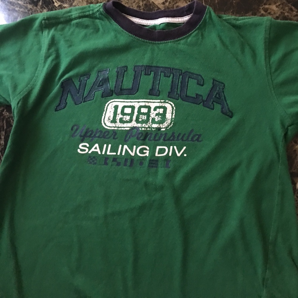 Green and blue Nautica boy tee size 8