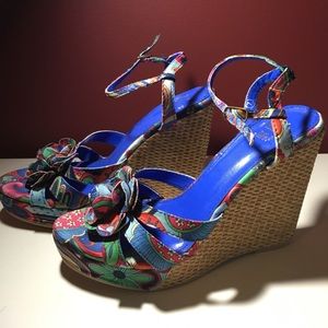 Miss Me Wedges - New!