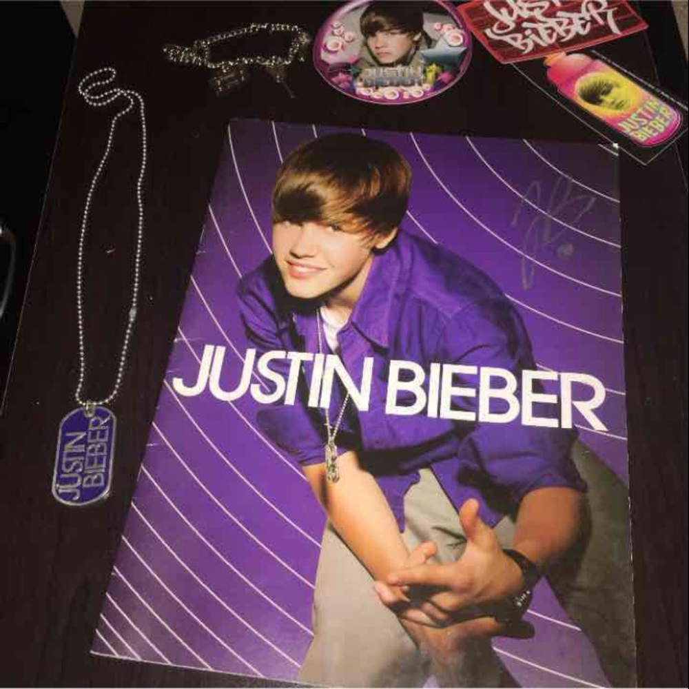 Justin Bieber Signed Photo Album Never say Never