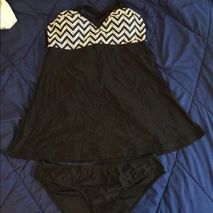 Black and white tankini.  NWOT