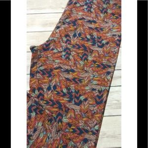 Lularoe TC Feathers NWOT