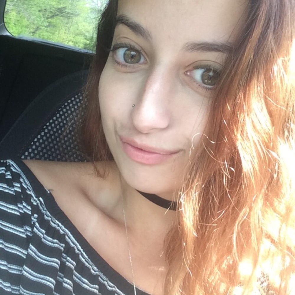 Meet your Posher, Olivia