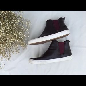 Old Navy High Top Sneakers
