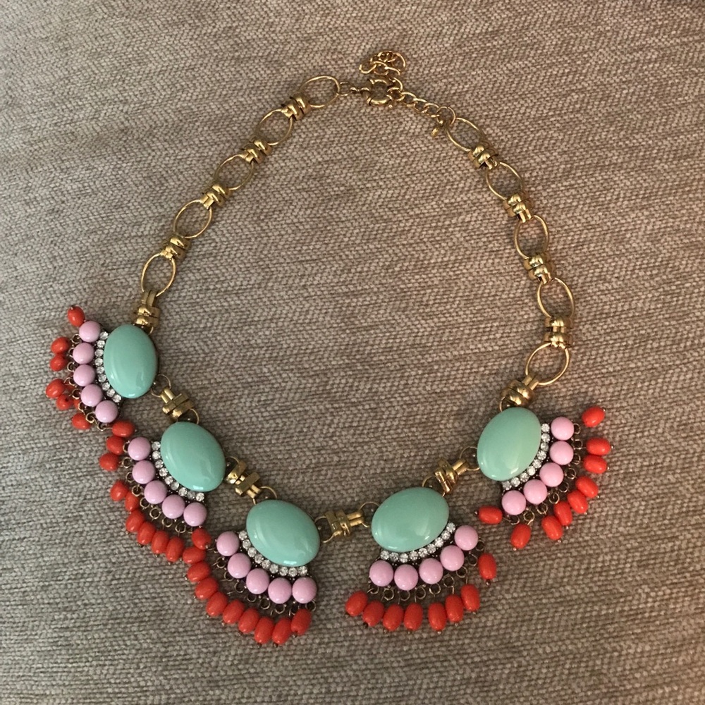 ❌❌SOLD❌❌Boutique statement necklace