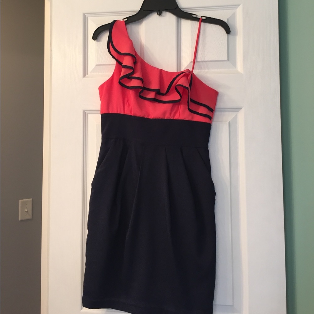Coral and Navy ruffle dress with pockets! Size 5