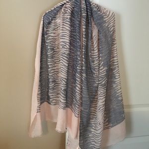 Printed scarf