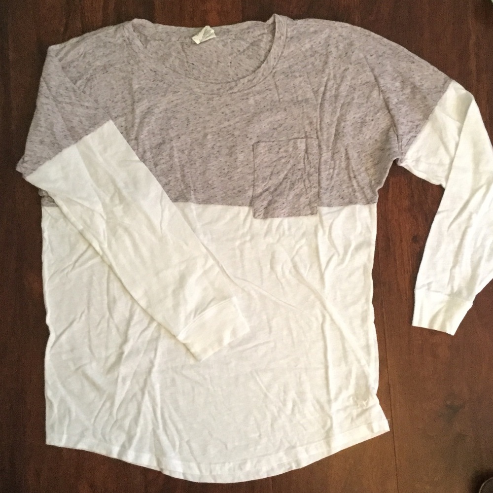 VS PINK long sleeve pocket tee