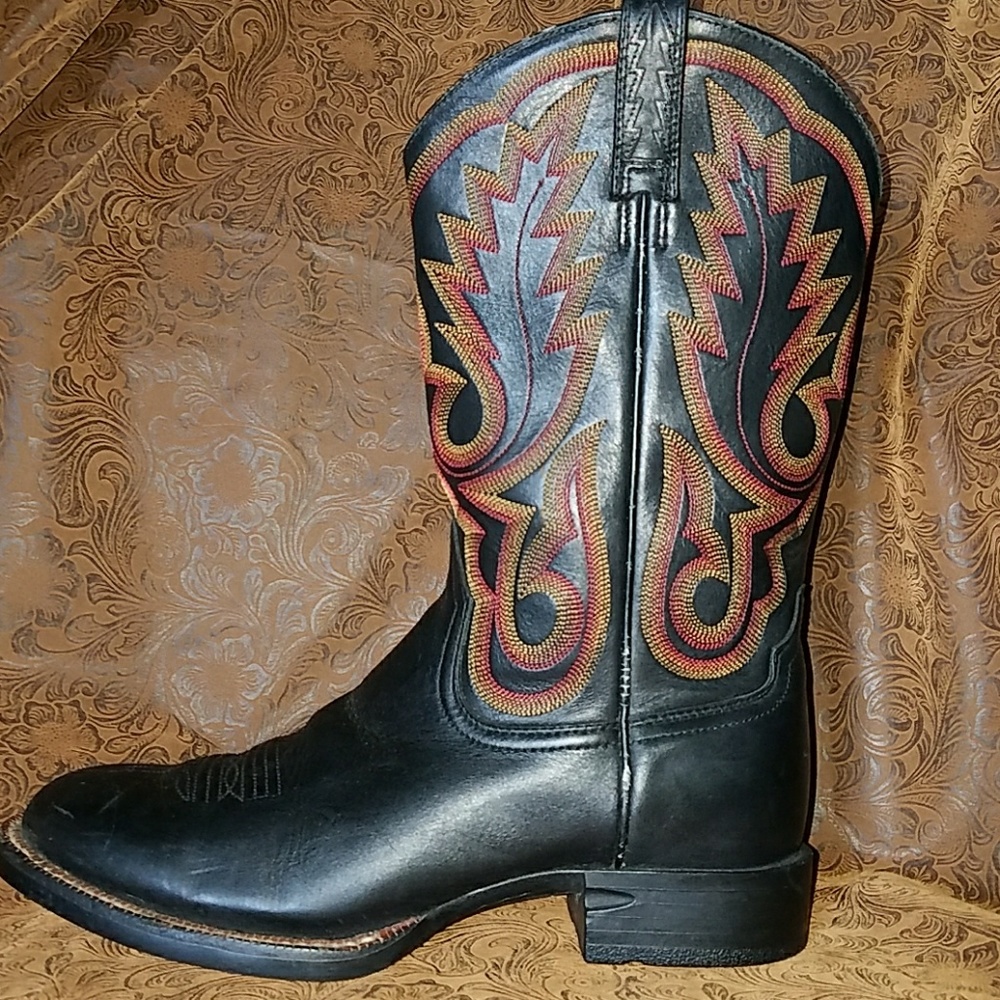 Sold!! Ariat Roper Western Boot,  7, Black