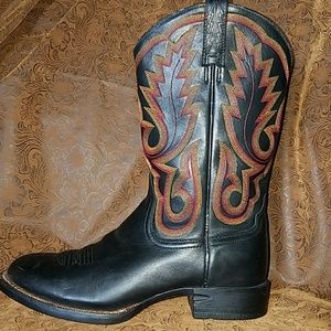 Sold!! Ariat Roper Western Boot,  7, Black