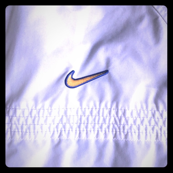 NIKE WINDBREAKER PERFECT CONDITION - Picture 4 of 4