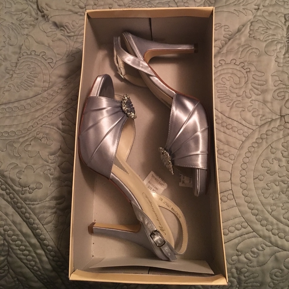 Silver bridesmaid shoes with crystal buckle