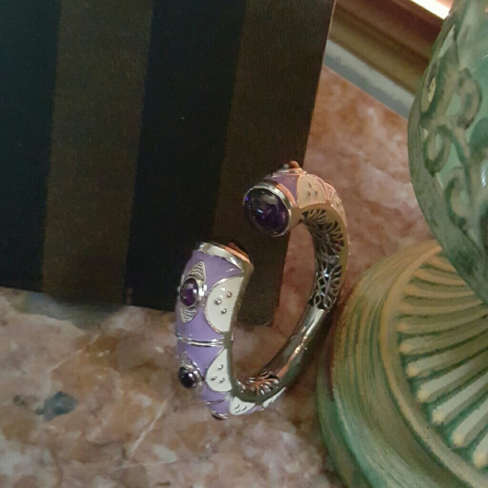 🍃💜JOAN BOYCE FAMOUS DESIGN CUFF💜🍃