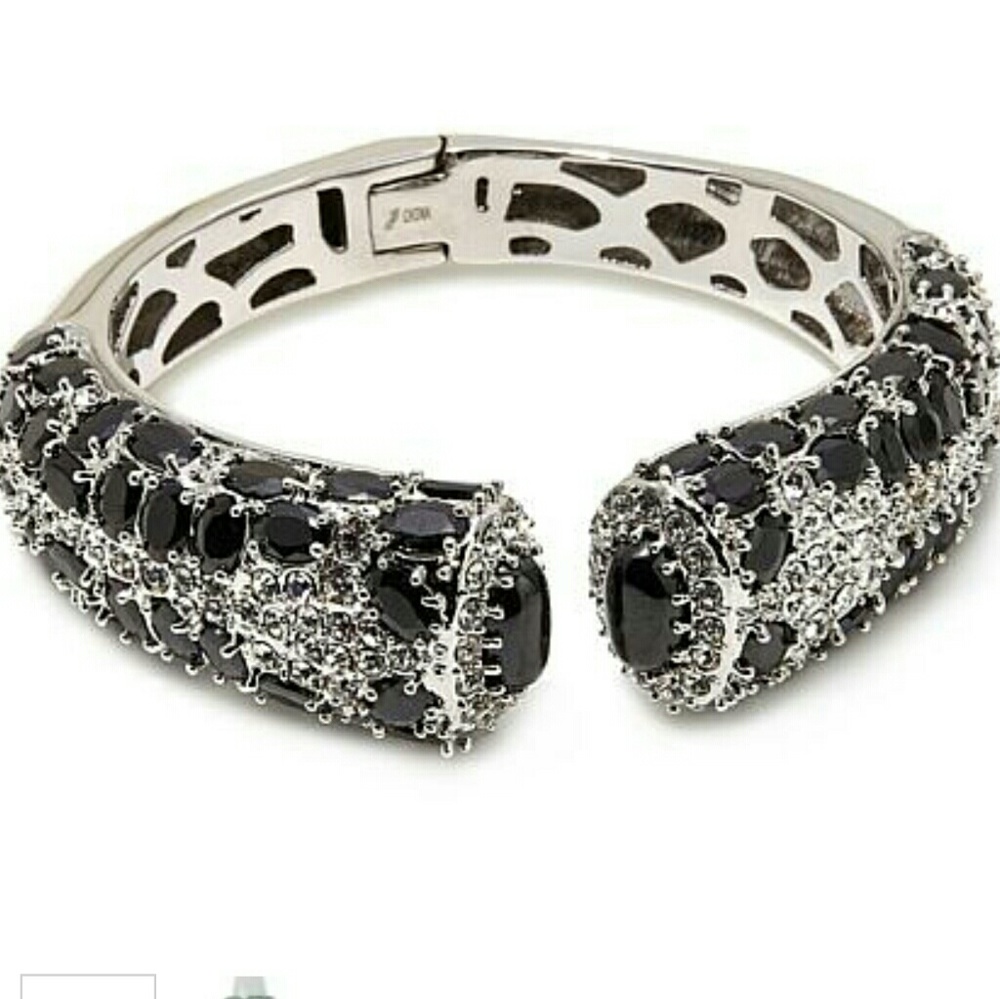 ๐๐JOAN BOYCE FAMOUS DESIGN CUFF๐๐ - Picture 4 of 7