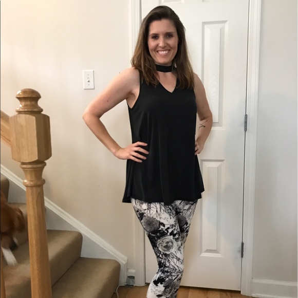 🛍LAST ONE🛍 Floral Brushed Knit Leggings - Picture 2 of 7