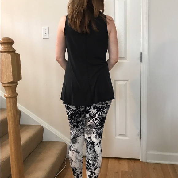 🛍LAST ONE🛍 Floral Brushed Knit Leggings - Picture 3 of 7