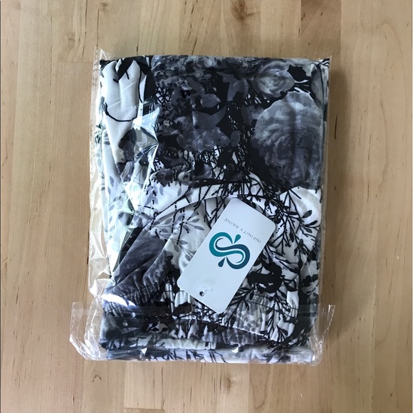 🛍LAST ONE🛍 Floral Brushed Knit Leggings - Picture 7 of 7