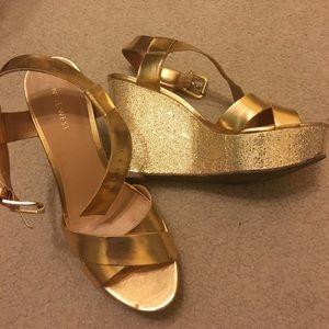 Gold glitter Nine West wedges size 7.5