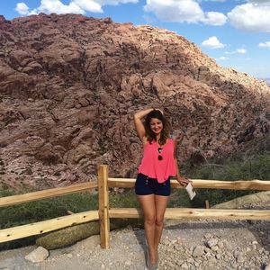 Meet your Posher, Monia