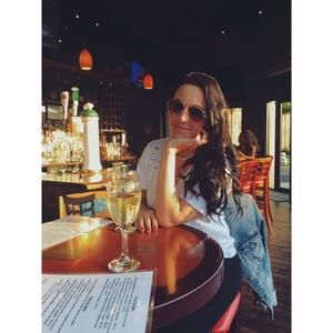 Meet your Posher, Julia