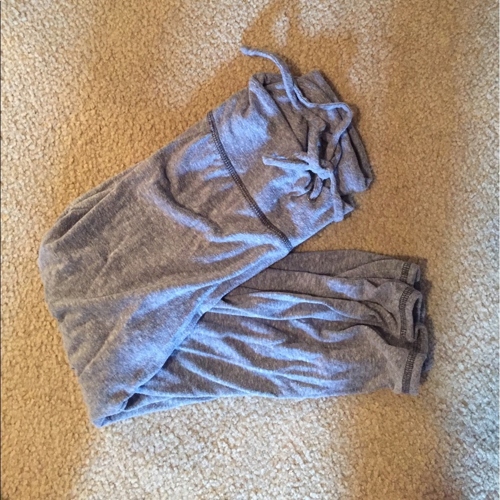 Cropped gray sweat pants