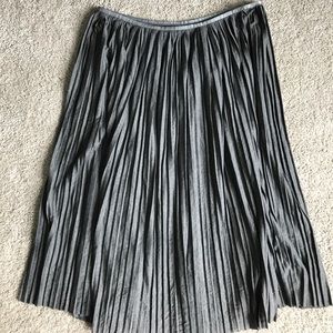 Banana Republic pleated skirt