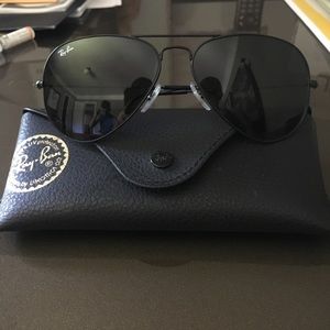 Black Rayban aviators