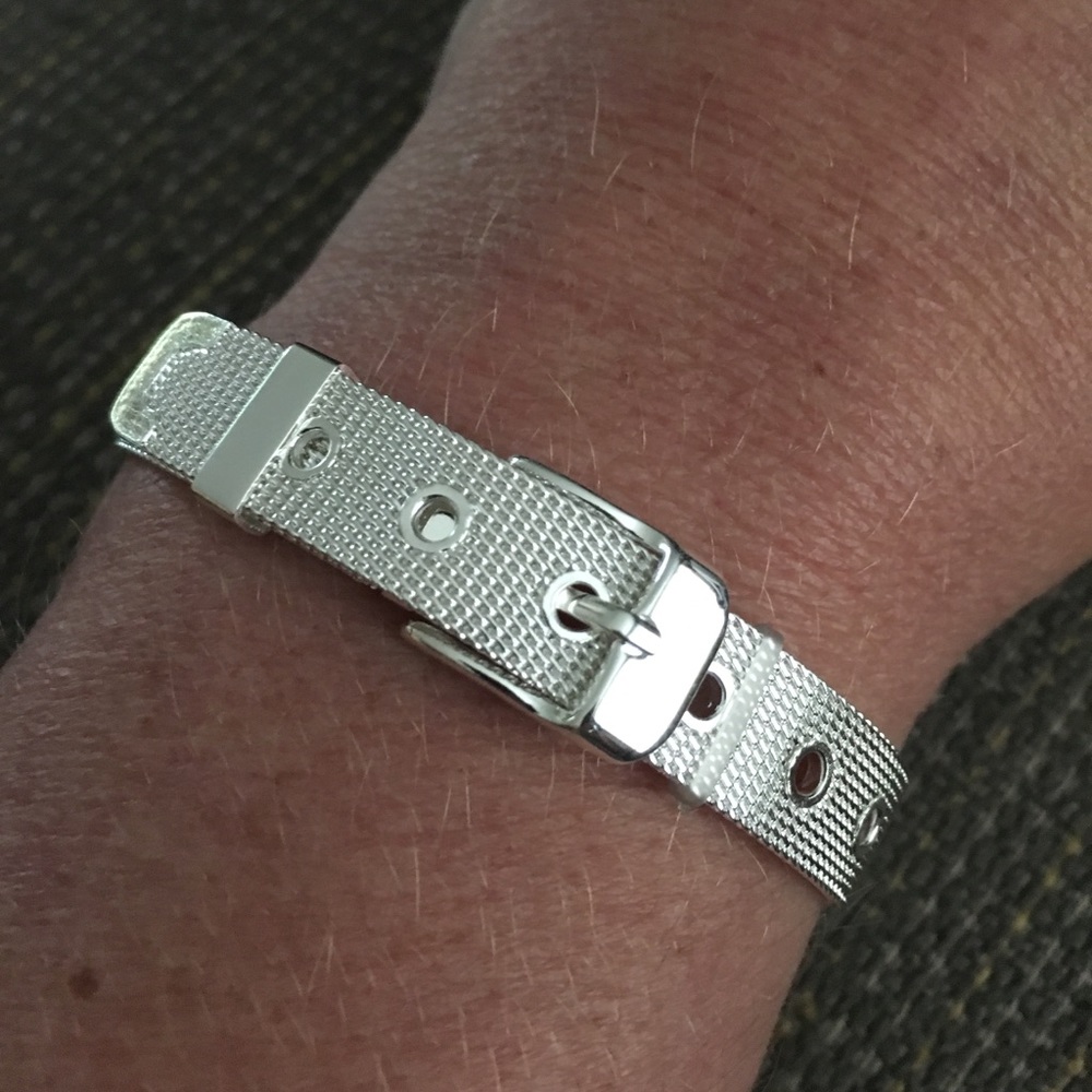 Gorgeous 925SS silver buckle bracelet
