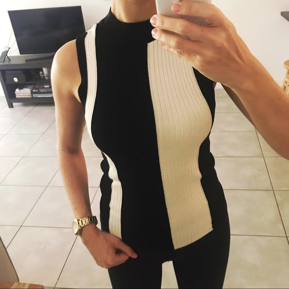 Knit Color-block Top - Picture 3 of 3