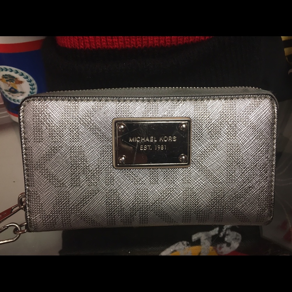 Michael Kors Silver Wallet