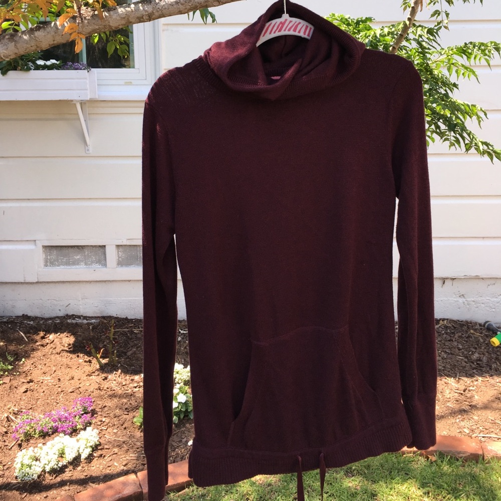 LULULEMON MAROON KNIT SWEATER