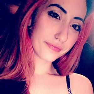 Meet your Posher, Caitlin