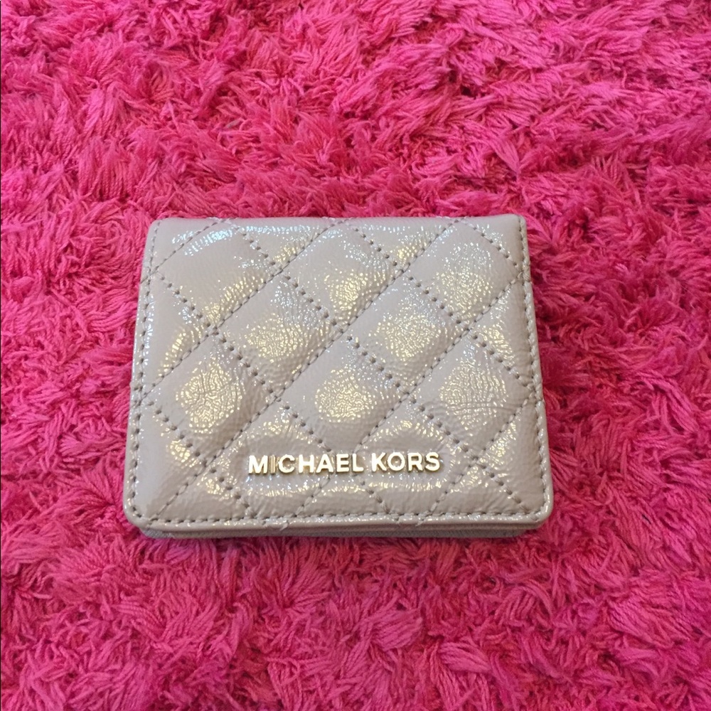 Michael kors quilted cement wallet