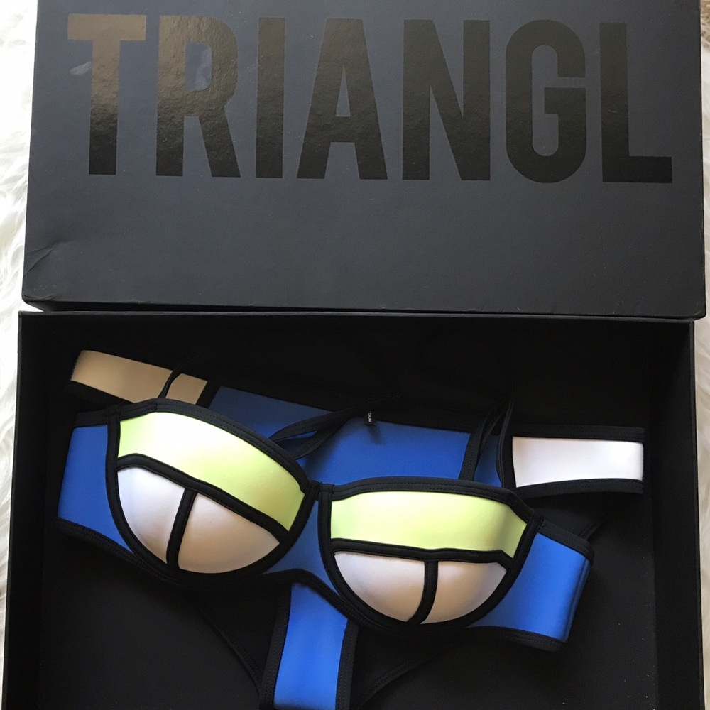 •AUTHENTIC• Discontinued color Triangl Bikini