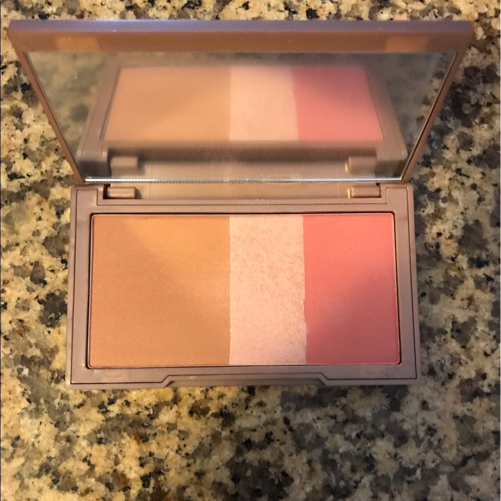 Naked Flushed Bronzer/Blush Trio - Picture 1 of 2