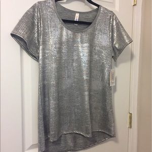 BNWT Lularoe Elegant Classic T size M silver