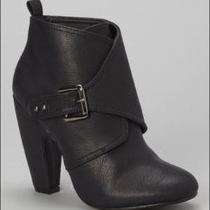 C-Label size 5.5 Addison 3 bootie