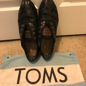 TOMS- Black Sequence Edition