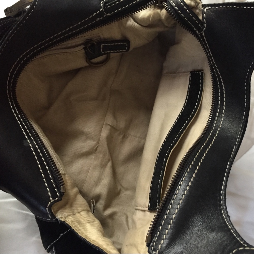 Black Ugg purse - Picture 2 of 4