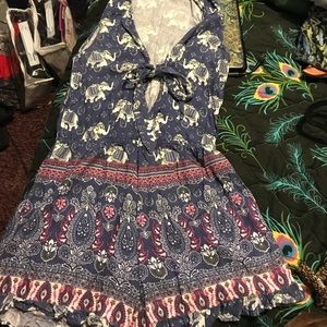 Low neck elephant print romper