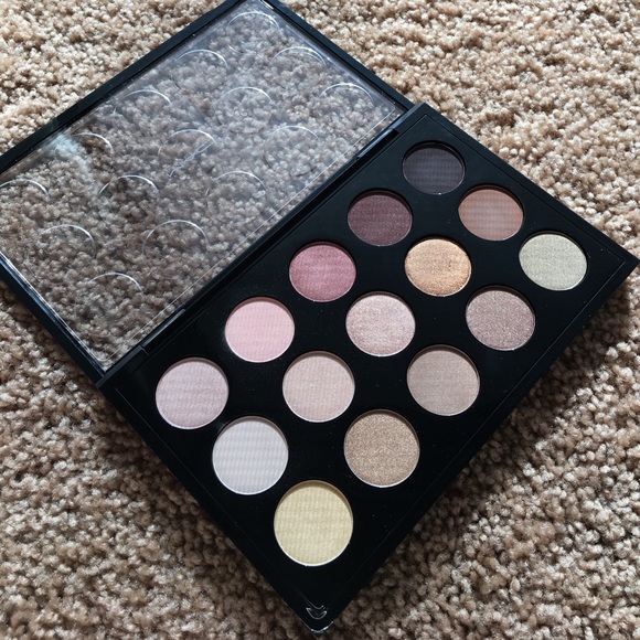 Mac warm neutral eyeshadow pallete - Picture 1 of 4
