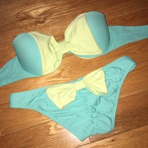 Bow bikini