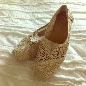 WORN ONCE! Toms Crochet Slip Ons- White SZ 7