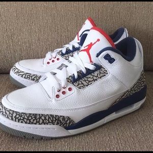 Jordan true blue 3's
