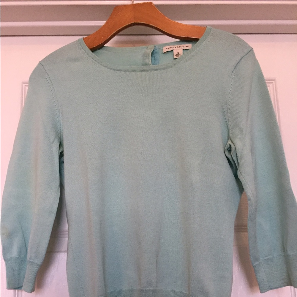 Banana Republic top with pearl accents