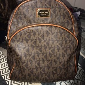 Selling my Michael Kors bag!