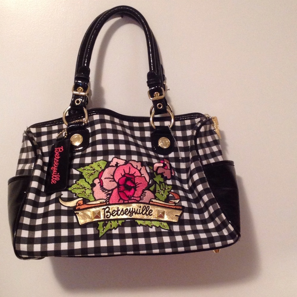 Betseyville purse - plaid with flower print 🌷💖💖