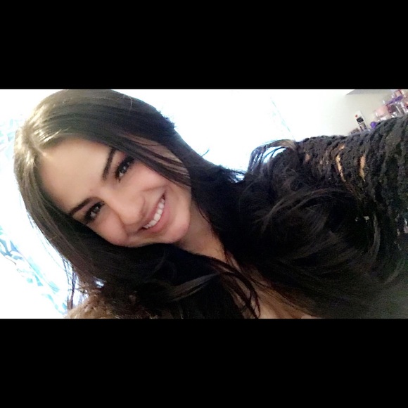 Meet your Posher, Gloria - Picture 1 of 1