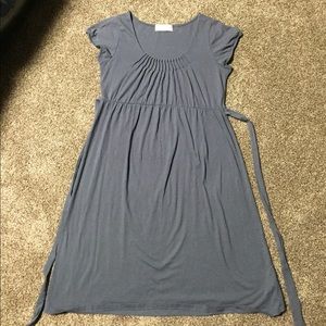 Perfect gray summer maternity dress