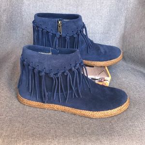 {UGG} Shenandoah Fringe Bootie NWOT